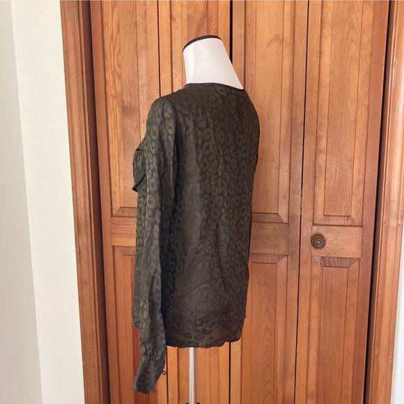 BCBGMAXAZRIA Green Animal Print Silk Blend Blouse, Size XXS - Picture 5 of 7